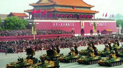阅兵当天广场盛况空前，可容纳超5万人观礼的国家庆典