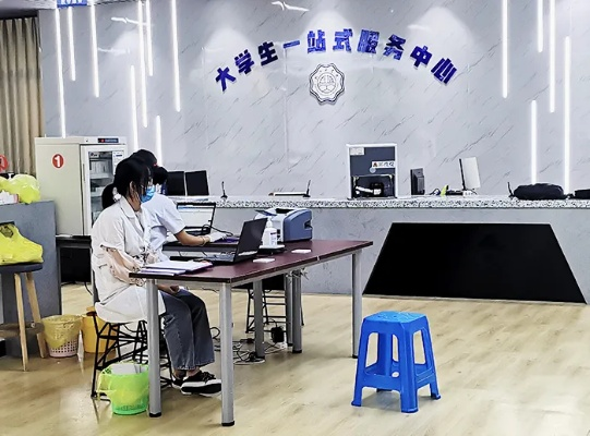 校园防疫警钟为谁而鸣？大学生翻墙出校感染事件再敲警钟