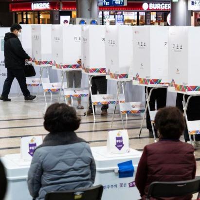 韩国大选投票启动，决定国家未来走向的关键较量