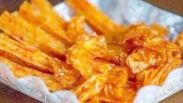 八岁男孩常吃辣条引发结肠癌，警示食品安全的紧迫性