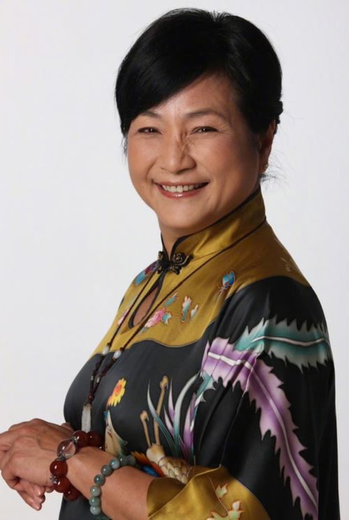 刘涛透露郑佩佩近况，岁月留痕，情谊长存的背后思考