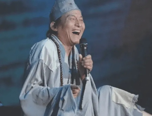 跨越数字鸿沟，济公游本昌呼吁关注老人数字世界的温暖同行