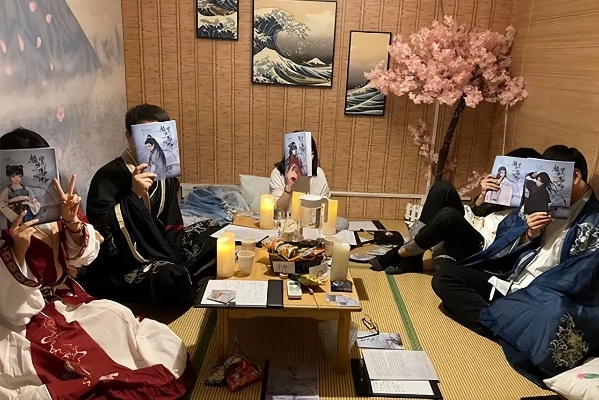 剧本杀，娱乐新宠还是道德隐忧？