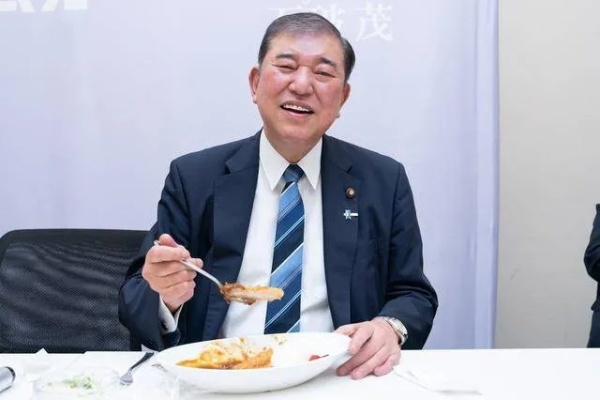 日本首相石破茂就医体验引关注，健康状况成焦点