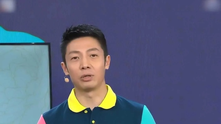 撒贝宁主持新闻联播会是怎样的一番景象？