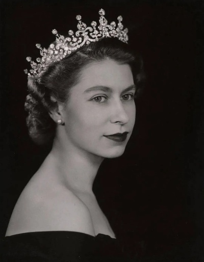 英国女王死因确认，时代落幕与历史回响