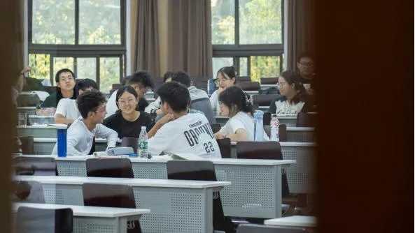 校园，知识殿堂、成长摇篮与人生启示之旅
