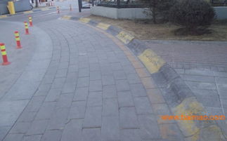 附近水泥路沿石制品厂，城市建设的坚实基石
