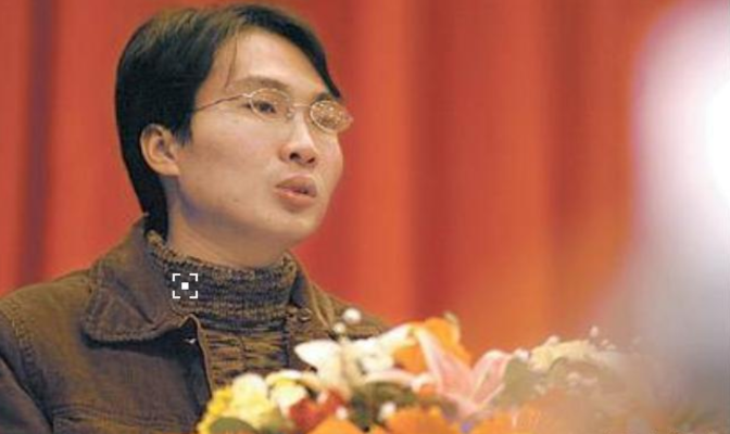 洪战辉，以坚韧谱写青春壮丽华章