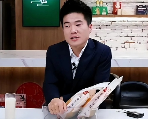 董宇辉拒卖货背后，新东方转型阵痛，当情怀撞上商业现实