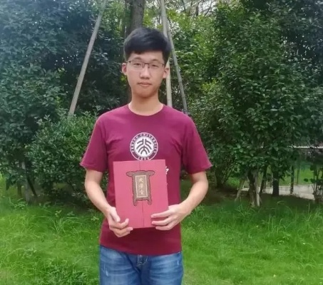 694分学霸圆梦清北，双校争抢背后的奋斗与抉择