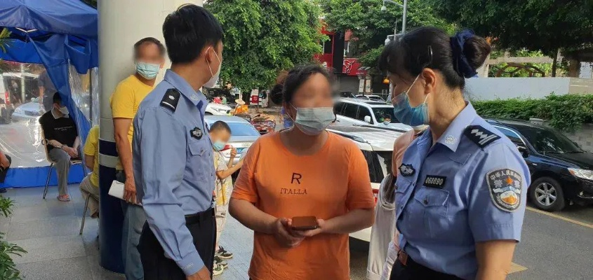 女子商场巧遇两年前诈骗犯，冷静对峙报警终擒获
