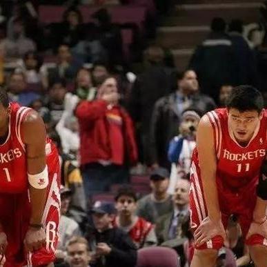 火箭惜败爵士，关键时刻失误折射年轻成长的代价