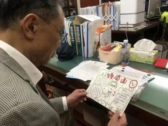 钟南山院士查房途中暖心叮嘱患者，八旬高龄坚守一线诠释医者仁心