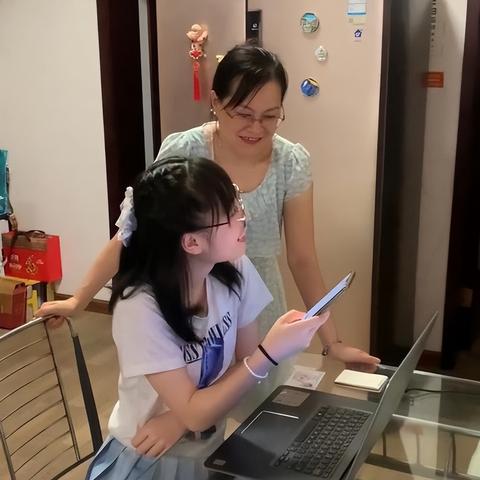 全家齐喊666，查分时刻见证教育温度与数字狂欢