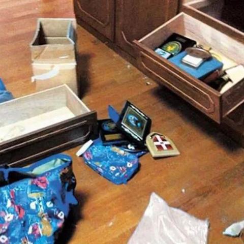 男子中1000万彩票粘手机壳取不下，竟引出如此多趣事
