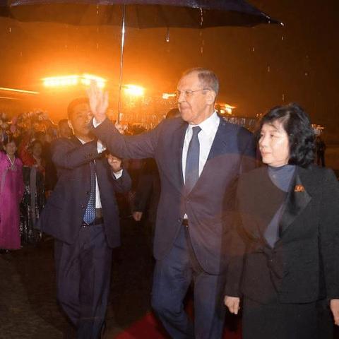 美亚利桑那州州长窜台，外交部坚决反对并严正回应